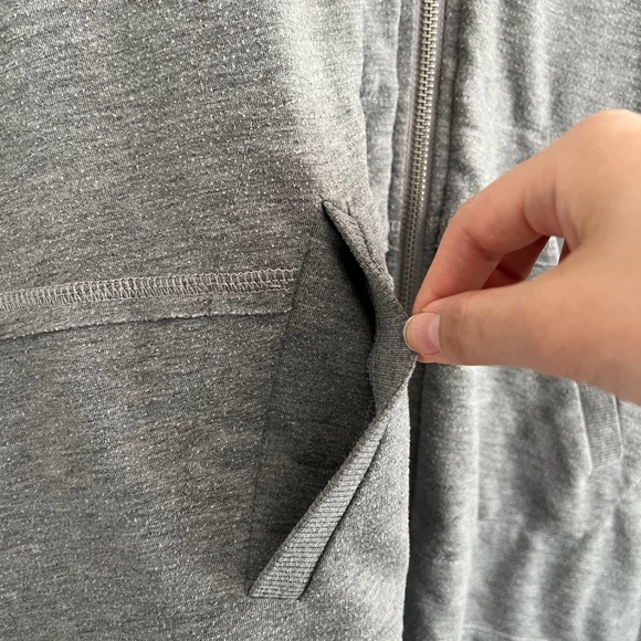 like new ! grey Cable & Gauge sweater / cardigan / pullover - Picture 4 of 6